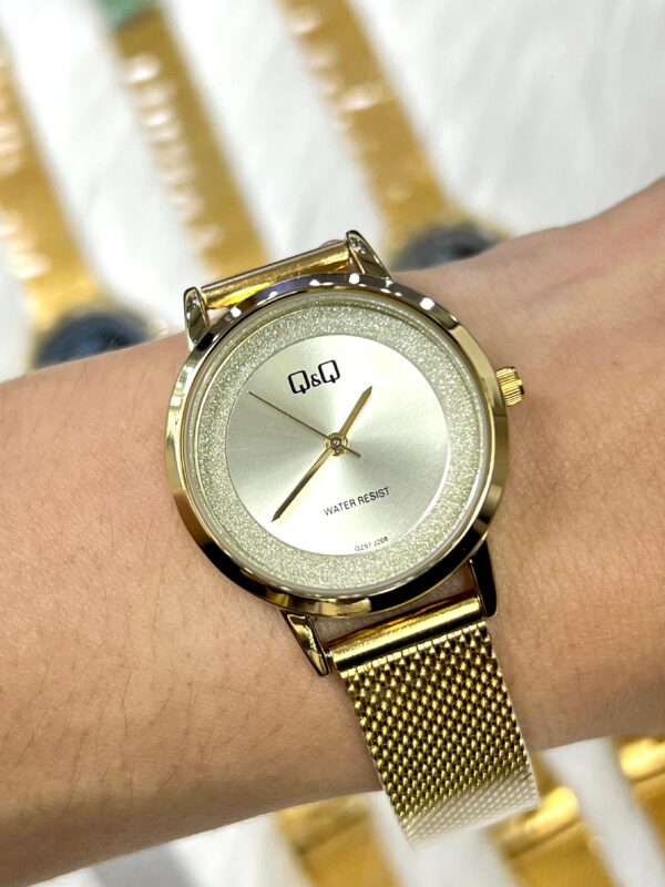 Reloj Q&Q mujer 2025