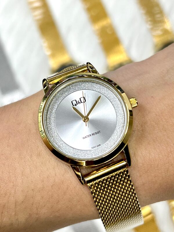 Reloj Q&Q mujer 2025