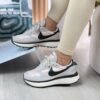 nike wafle sneakers