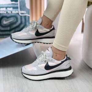 nike wafle sneakers