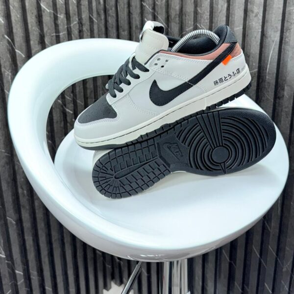 nike dunk low sneakers